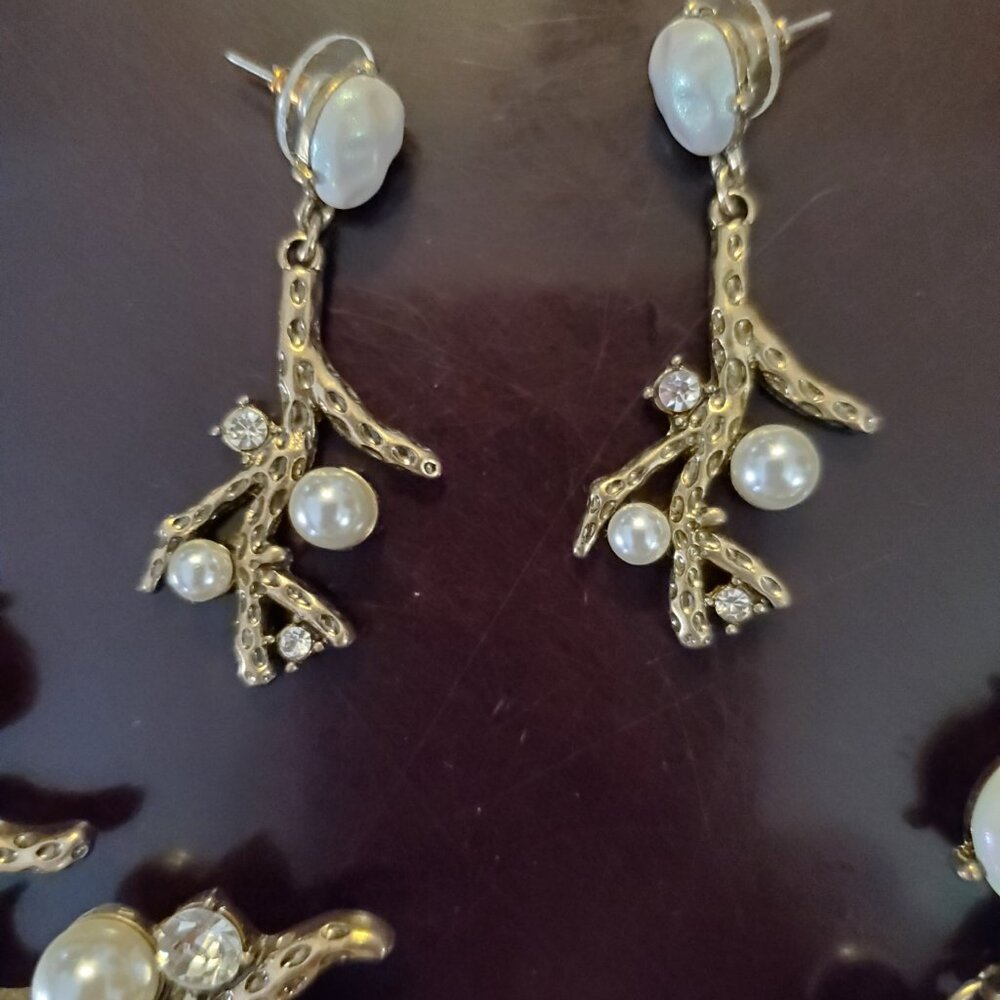 Oscar de la Renta Style Coral Necklace Pearls Crystals, Necklace & Earrings Set - Picture 4 of 4